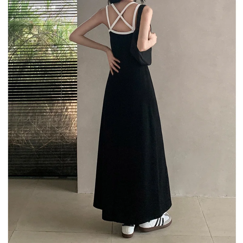 Black suspender dress for women's 2023 summer new strappy open back spicy girl dress can be sent as a substitute
Black suspender dress for women's 2023 summer new strappy open back spicy girl dress can be sent as a substitute