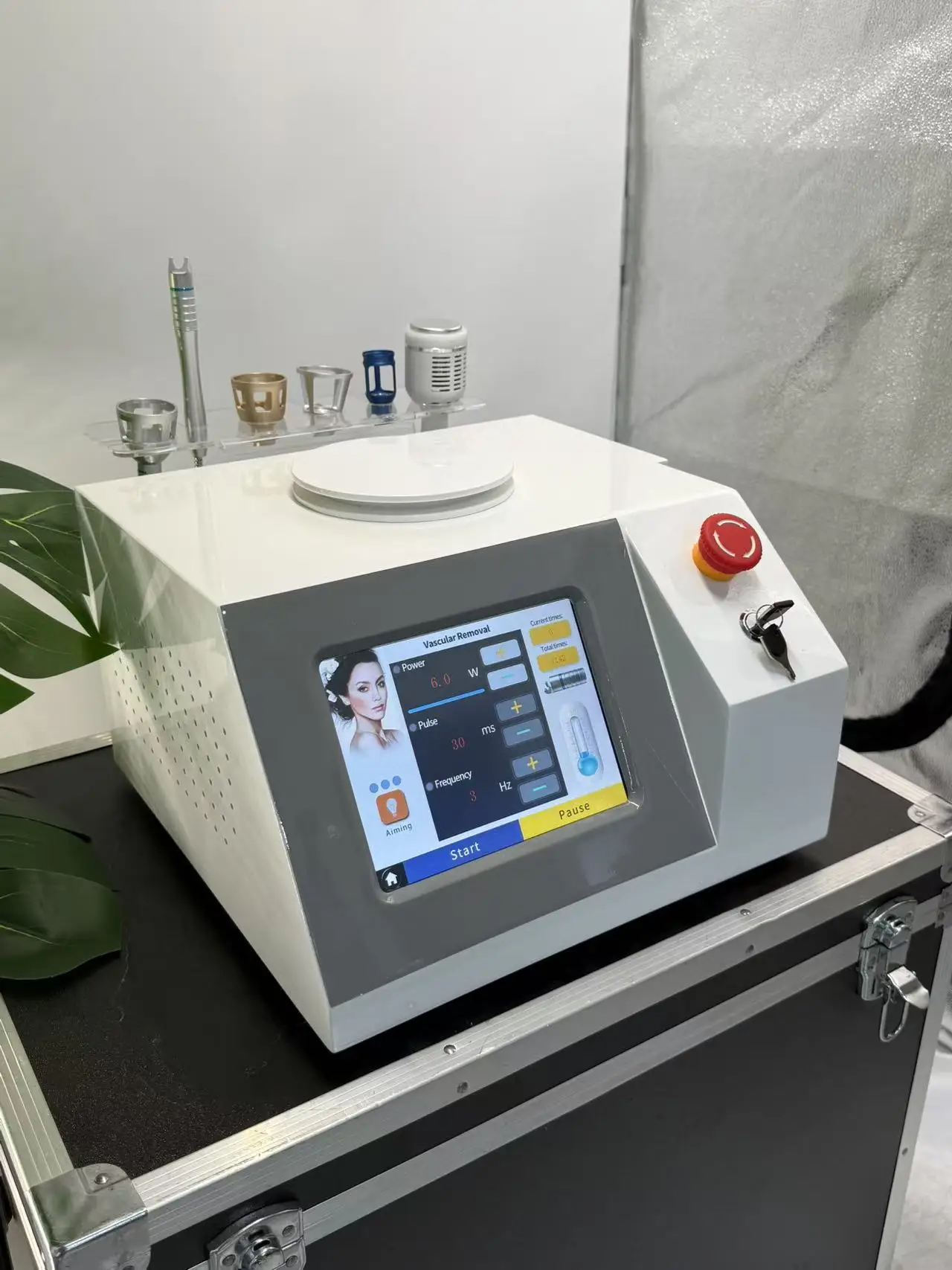 980nm Diode Laser Vascular Treatment System - Used for removing spider veins/blood vessels, treating onychomycosis, and removing
980nm Diode Laser Vascular Treatment System - Used for removing spider veins/blood vessels, treating onychomycosis, and removing