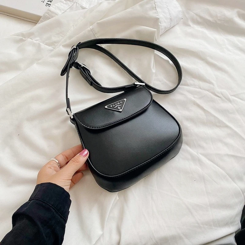 Модная повседневная сумка через плечо с уникальным стилем — нишевый высококачественный дизайн для девочек, милая повседневная одежда в стиле ретро, модные виды 
Модная повседневная сумка через плечо с уникальным стилем — нишевый высококачественный дизайн для девочек, милая повседневная одежда в стиле ретро, модные виды