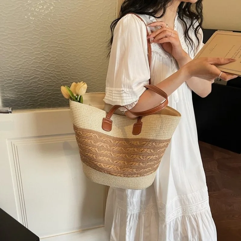 Vintage Inspired Handbag Ladies High End Soft Leather Fashionable Design Versatile Crossbody Daily Bag
Vintage Inspired Handbag Ladies High End Soft Leather Fashionable Design Versatile Crossbody Daily Bag
