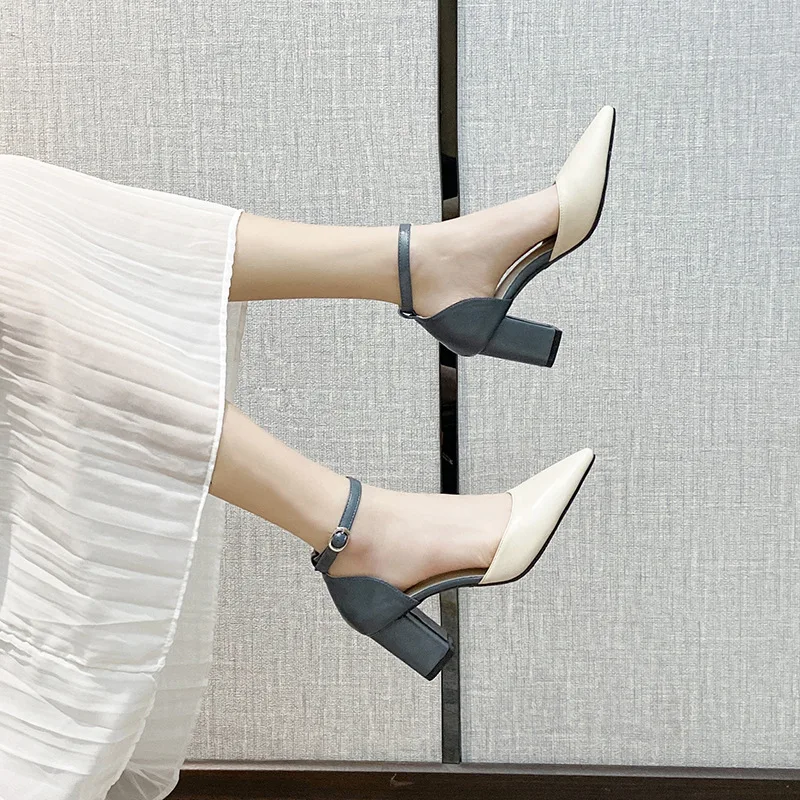 Baotou Fashion Sandals for Women 2025 New Spring and Autumn Collection Simple Middle Heel Coarse Follow Shoes Pointed High Heels
Baotou Fashion Sandals for Women 2025 New Spring and Autumn Collection Simple Middle Heel Coarse Follow Shoes Pointed High Heels