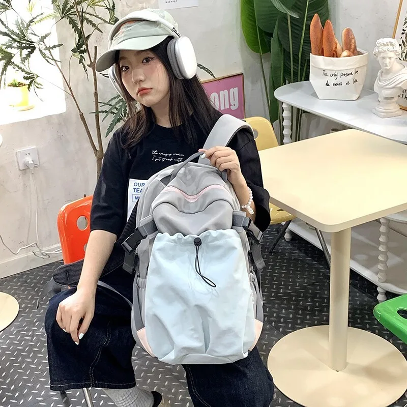 Рюкзак для девочек на открытом воздухе для женщин, большая вместимость, хорошее качество, легкая нейлоновая ткань, спортивные походные сумки на двойное плечо
Рюкзак для девочек на открытом воздухе для женщин, большая вместимость, хорошее качество, легкая нейлоновая ткань, спортивные походные сумки на двойное плечо