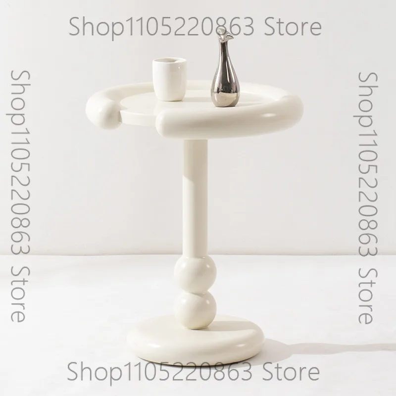 Прикроватный столик для дивана, маленький, кремовый, в стиле инфлюенсеров, для гостиной, домашний, простой.
Прикроватный столик для дивана, маленький, кремовый, в стиле инфлюенсеров, для гостиной, домашний, простой.