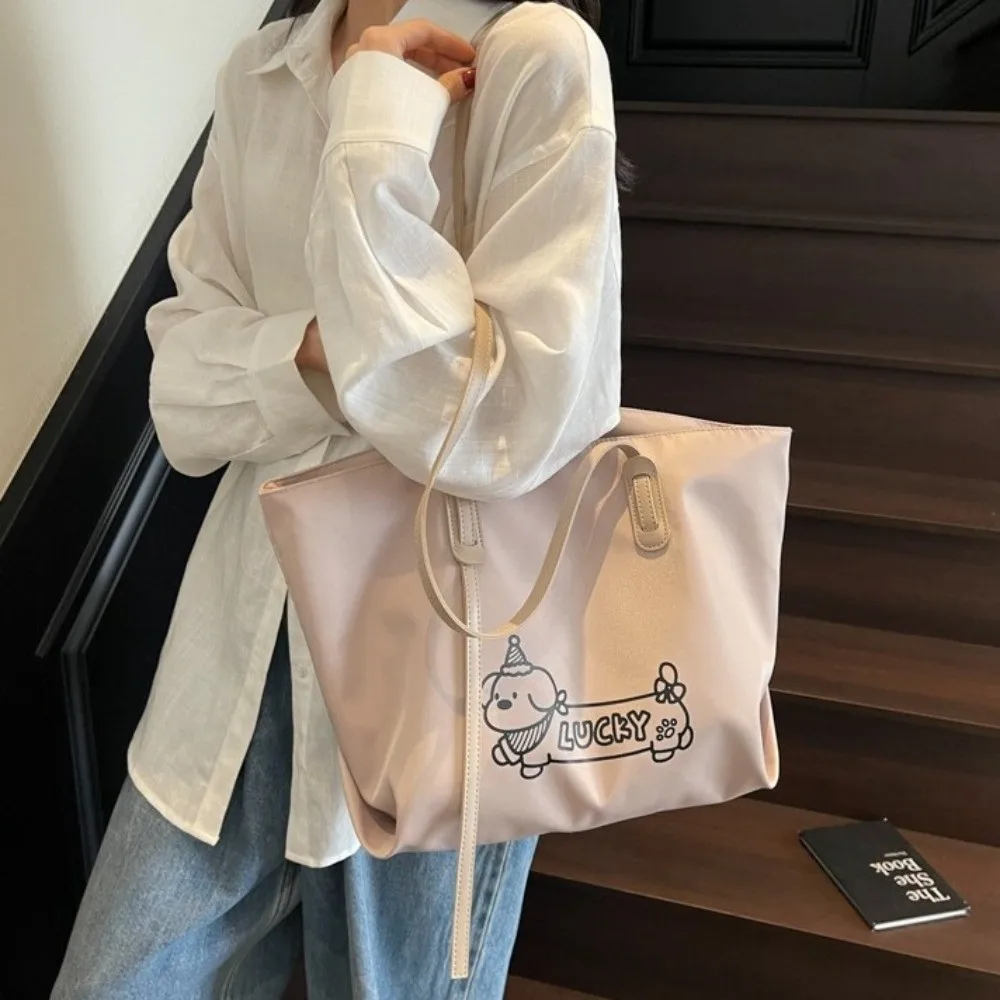 Korean Style Dachshund Tote Bag Large Capacity Cute Armpit Shoulder Bag Graffiti Puppy Commuting Underarm Handbag Outdoor
Korean Style Dachshund Tote Bag Large Capacity Cute Armpit Shoulder Bag Graffiti Puppy Commuting Underarm Handbag Outdoor