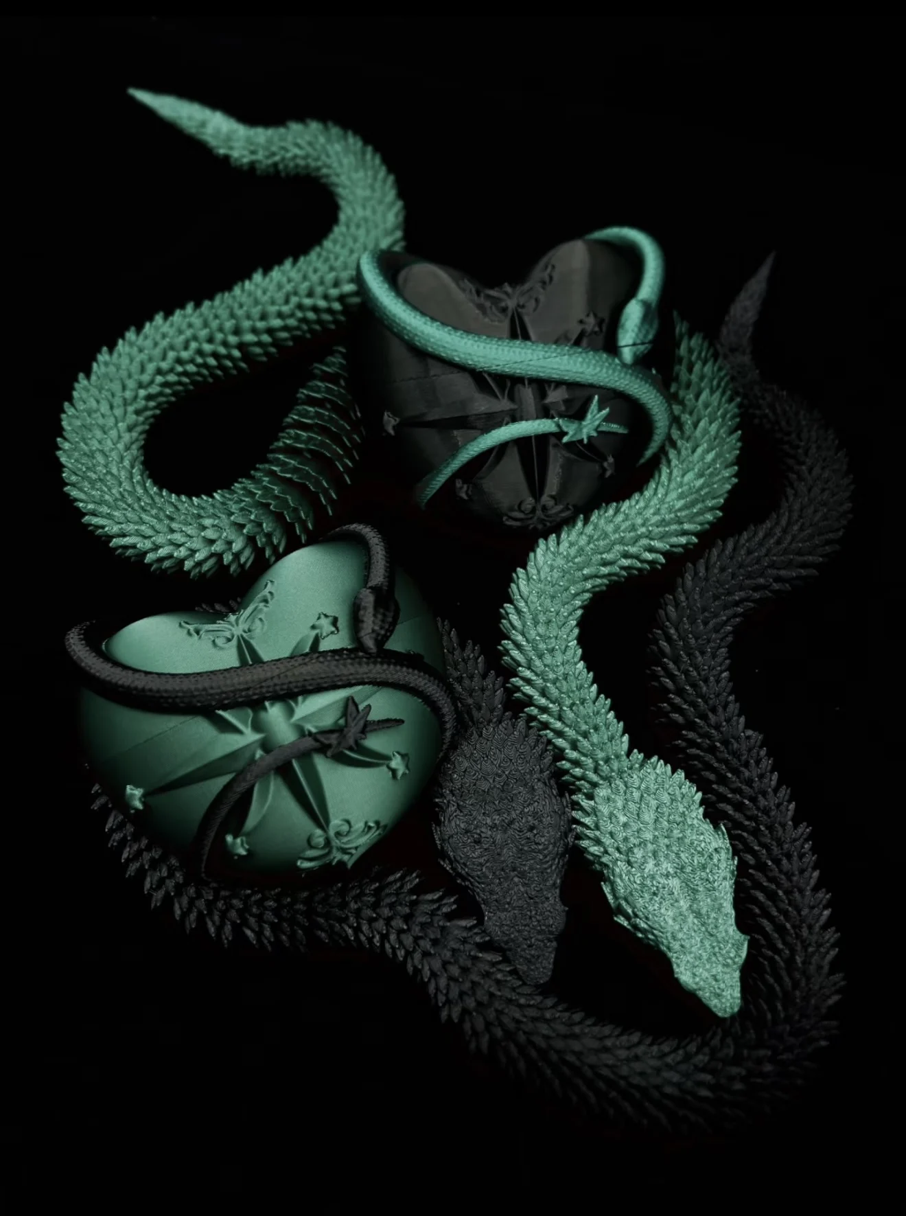 Dark green snake-shaped earphone case, suitable for AirPods, original design
Dark green snake-shaped earphone case, suitable for AirPods, original design