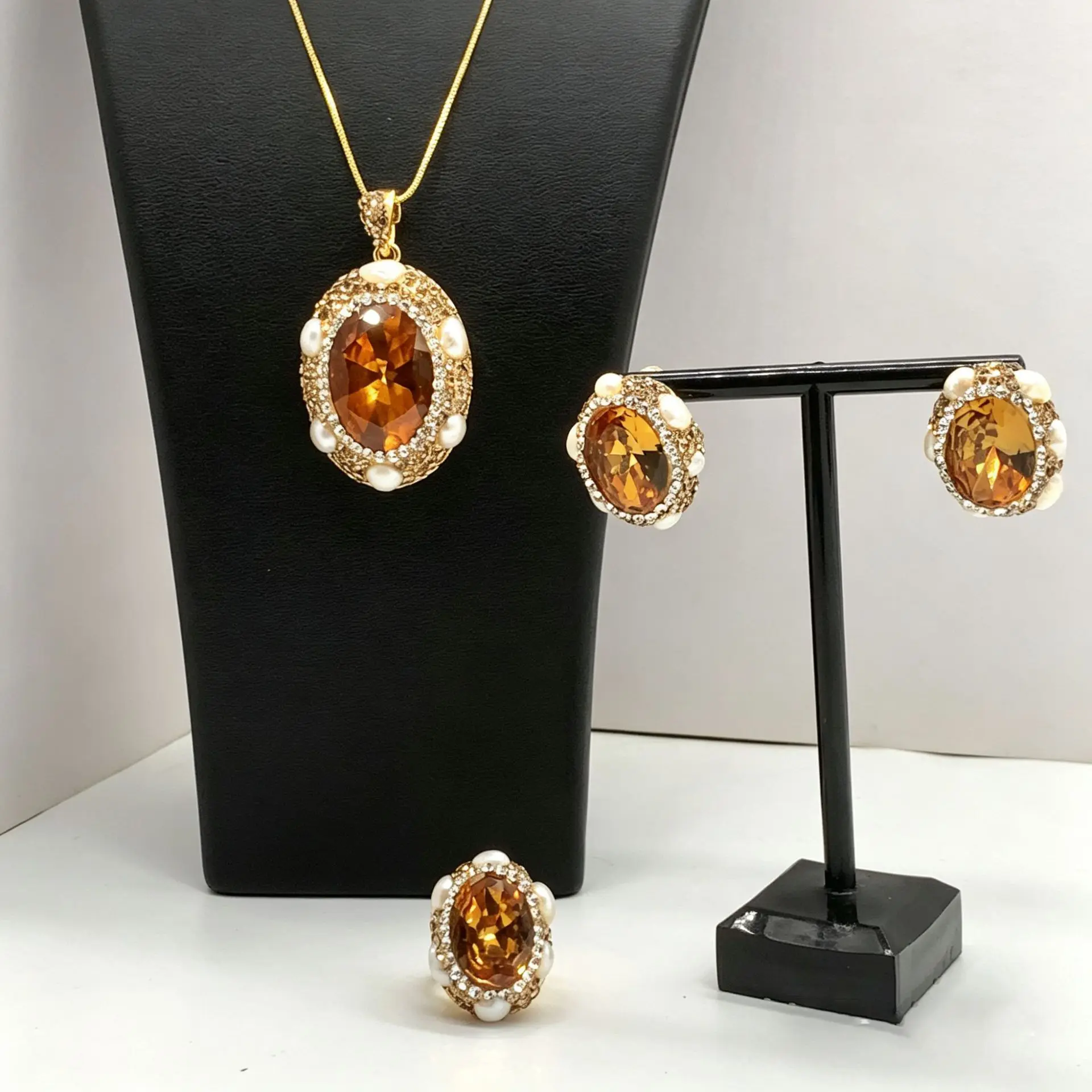 Vintage Sultanite Color Changing Jewelry Set Pearl Necklace Earrings Ring 3Pcs Luxury Bridal Wedding Party Accessories for Women
Vintage Sultanite Color Changing Jewelry Set Pearl Necklace Earrings Ring 3Pcs Luxury Bridal Wedding Party Accessories for Women
