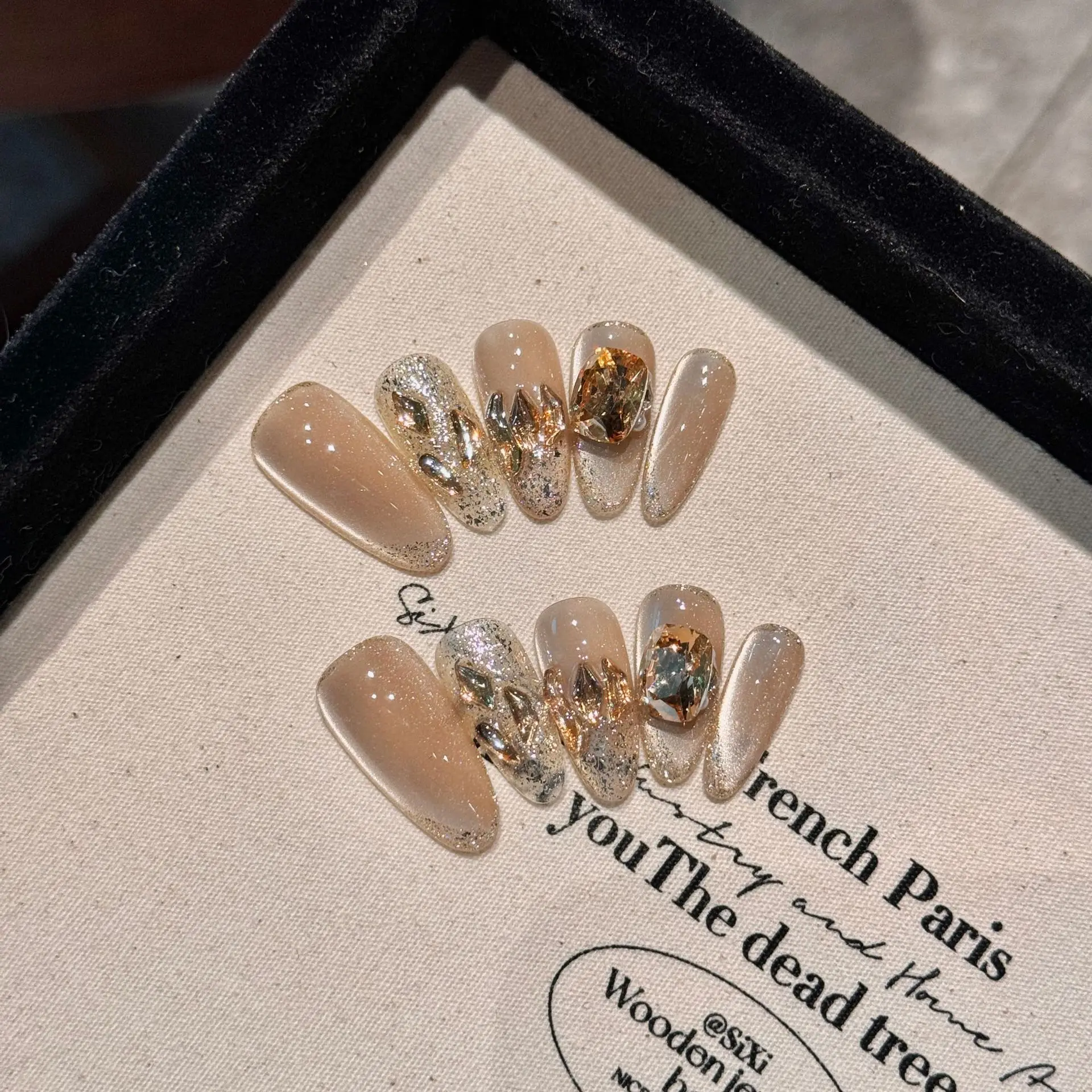 10Pcs Shiny Handmade False Nails Sweet Oval Fake Nail Rhinestone Design Press on Nails Full Cover Wearable Manicure Tips
10Pcs Shiny Handmade False Nails Sweet Oval Fake Nail Rhinestone Design Press on Nails Full Cover Wearable Manicure Tips