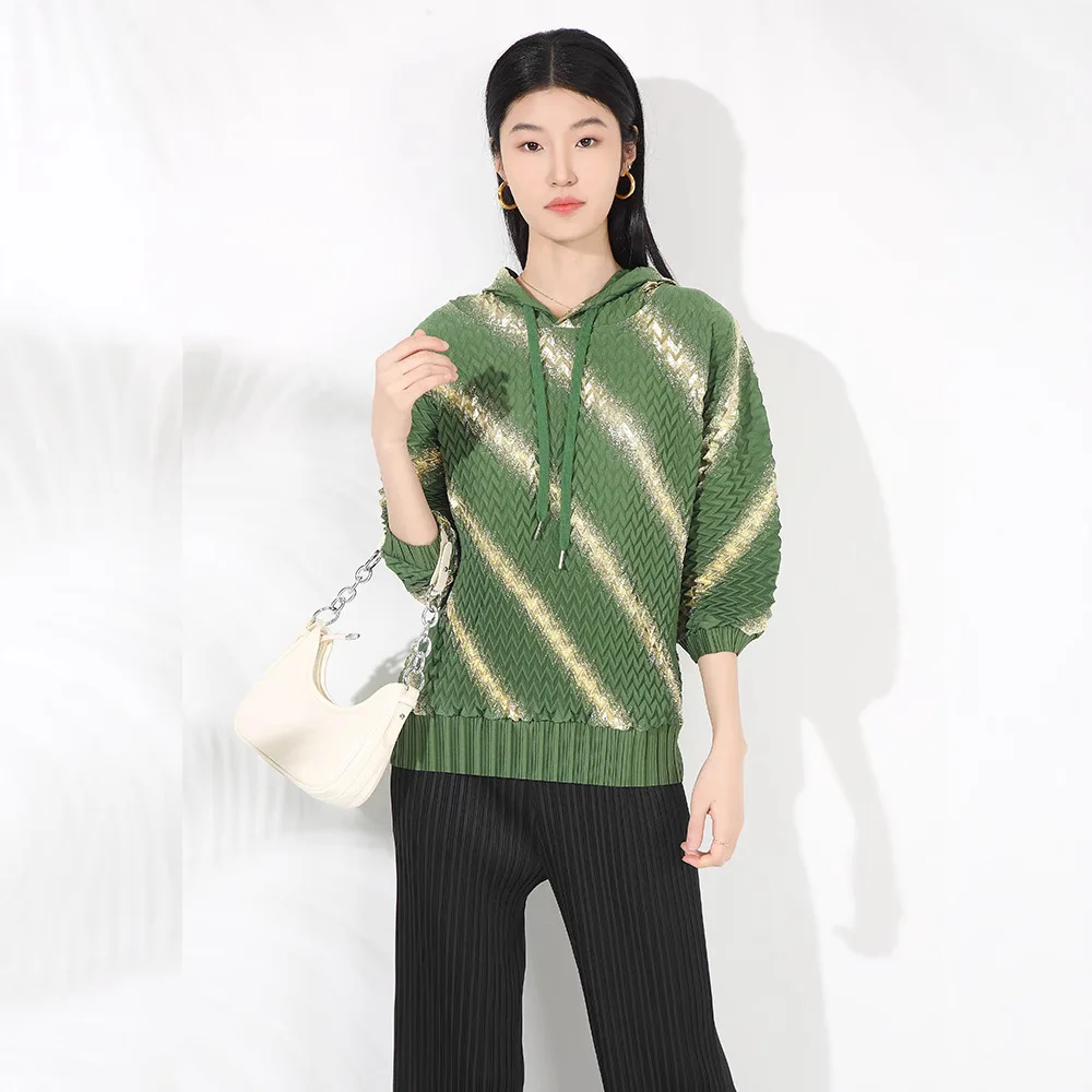 Miyake Style Pleated Fashionable Casual Gold-stitched Hooded Jacket 2025 Spring New Versatile V-shaped Pleated Sweatshirt Top
Miyake Style Pleated Fashionable Casual Gold-stitched Hooded Jacket 2025 Spring New Versatile V-shaped Pleated Sweatshirt Top