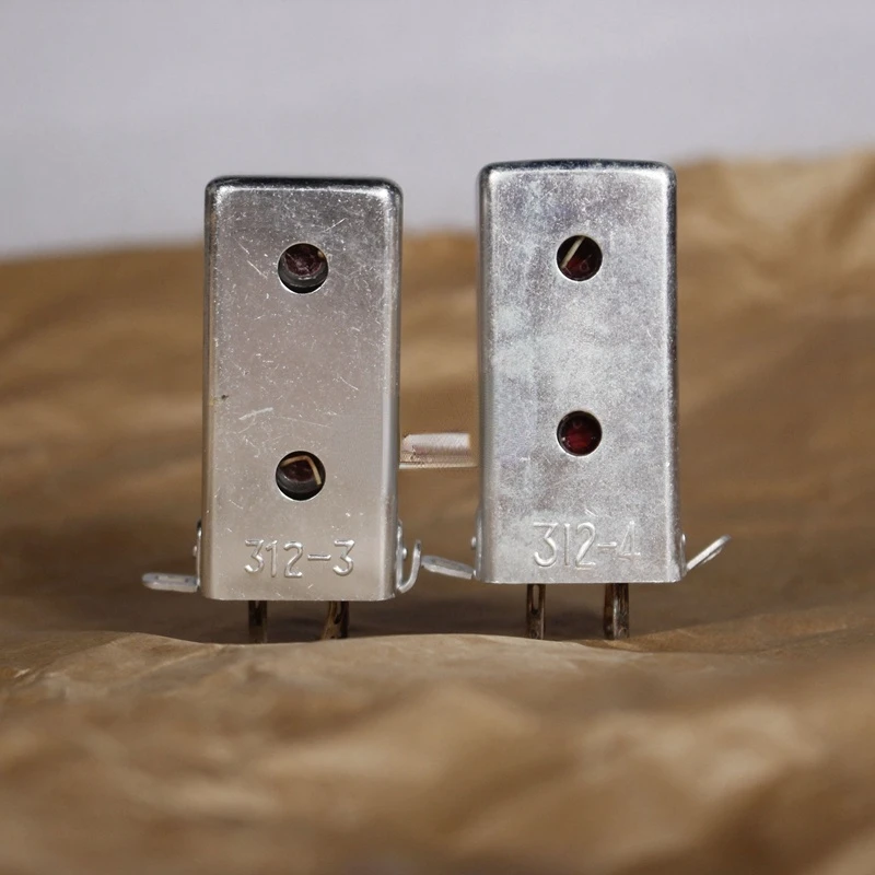 312-3 312-4 Intermediate Frequency Transformer Used on the Red Light 711 Radio
312-3 312-4 Intermediate Frequency Transformer Used on the Red Light 711 Radio