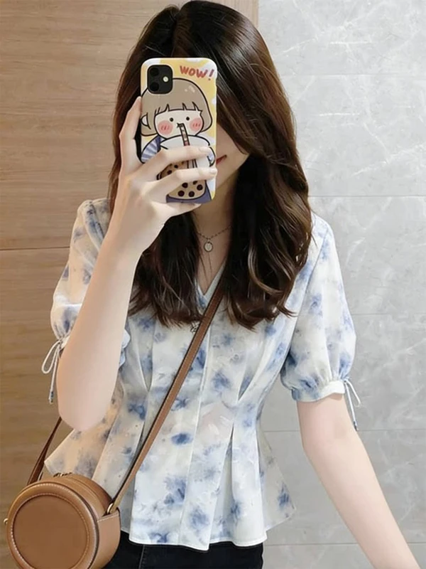 Collar Floral Print Short Sleeve Women's Shirt Summer New Style Pleated Slimming Top Korean Style Loose Fit Printed
Collar Floral Print Short Sleeve Women's Shirt Summer New Style Pleated Slimming Top Korean Style Loose Fit Printed