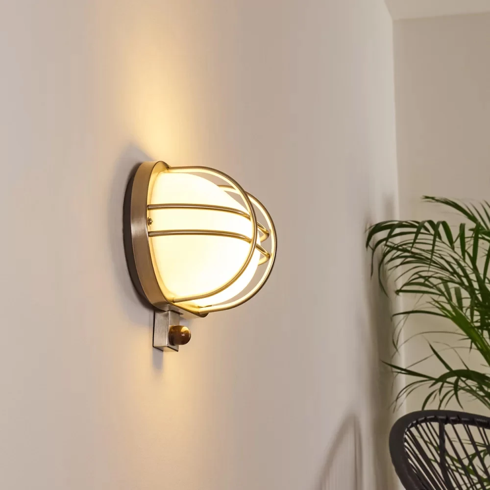 IP44 Waterproof Outdoor LED Wall Light for Courtyard Single Light Source Motion Sensor Aluminum Base 3000K Color Temperature
IP44 Waterproof Outdoor LED Wall Light for Courtyard Single Light Source Motion Sensor Aluminum Base 3000K Color Temperature