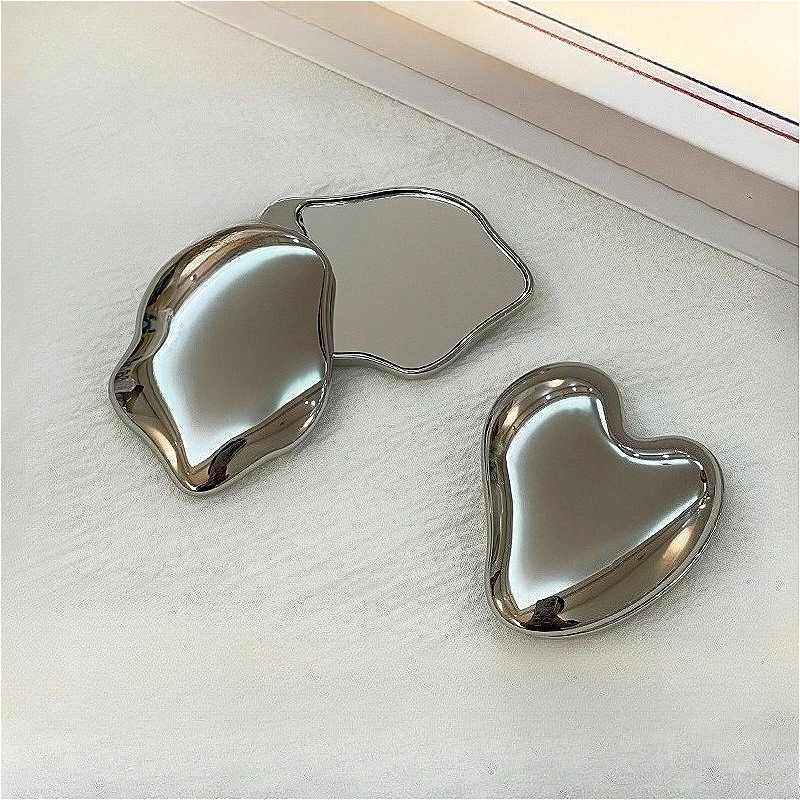 Elegant Heart-shaped Makeup Mirror Metal Portable, Mini Pocket Mirror for Purse Travel Touch-ups
Elegant Heart-shaped Makeup Mirror Metal Portable, Mini Pocket Mirror for Purse Travel Touch-ups