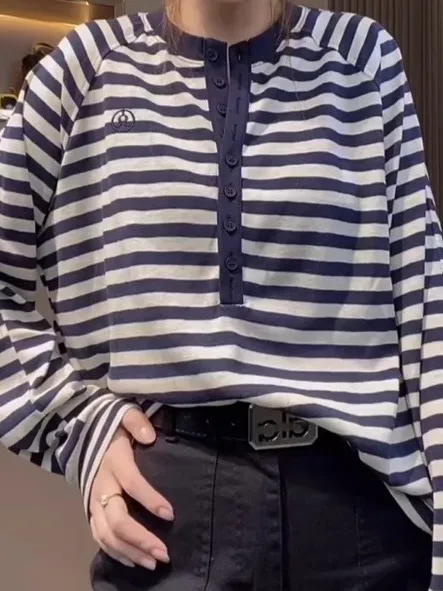 Свободная длинная полосатая футболка Sve, женская ранняя осень, большие размеры, удобный дышащий утягивающий топ, корейский топ на пуговицах
Свободная длинная полосатая футболка Sve, женская ранняя осень, большие размеры, удобный дышащий утягивающий топ, корейский топ на пуговицах