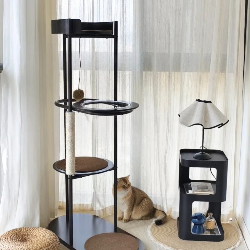 Минималистичный дизайн кошачьей лежанки-капсулы с интегрированным сизалевым покрытием.
Минималистичный дизайн кошачьей лежанки-капсулы с интегрированным сизалевым покрытием.