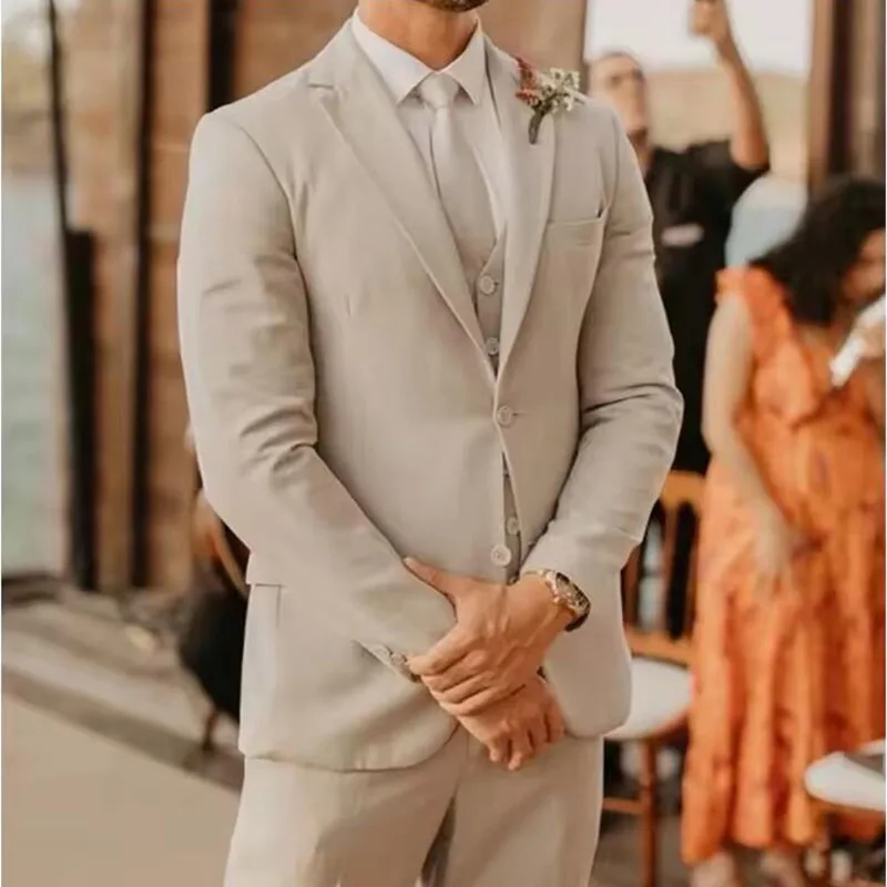 Classic Beige Wedding Suits for Men Single Breasted Notch Lapel Slim Fit 3 Piece Jacket Pants Vets Male Clothing Costume Homme
Classic Beige Wedding Suits for Men Single Breasted Notch Lapel Slim Fit 3 Piece Jacket Pants Vets Male Clothing Costume Homme
