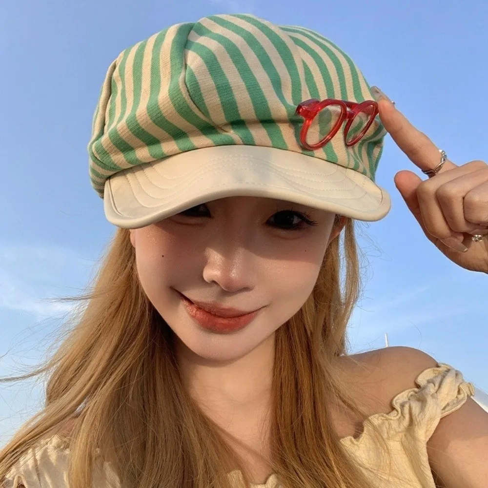 Vintage Korean Striped Berets Versatile Retro Painter Berets Y2k Casual Beanie Cap Spring Summer
Vintage Korean Striped Berets Versatile Retro Painter Berets Y2k Casual Beanie Cap Spring Summer