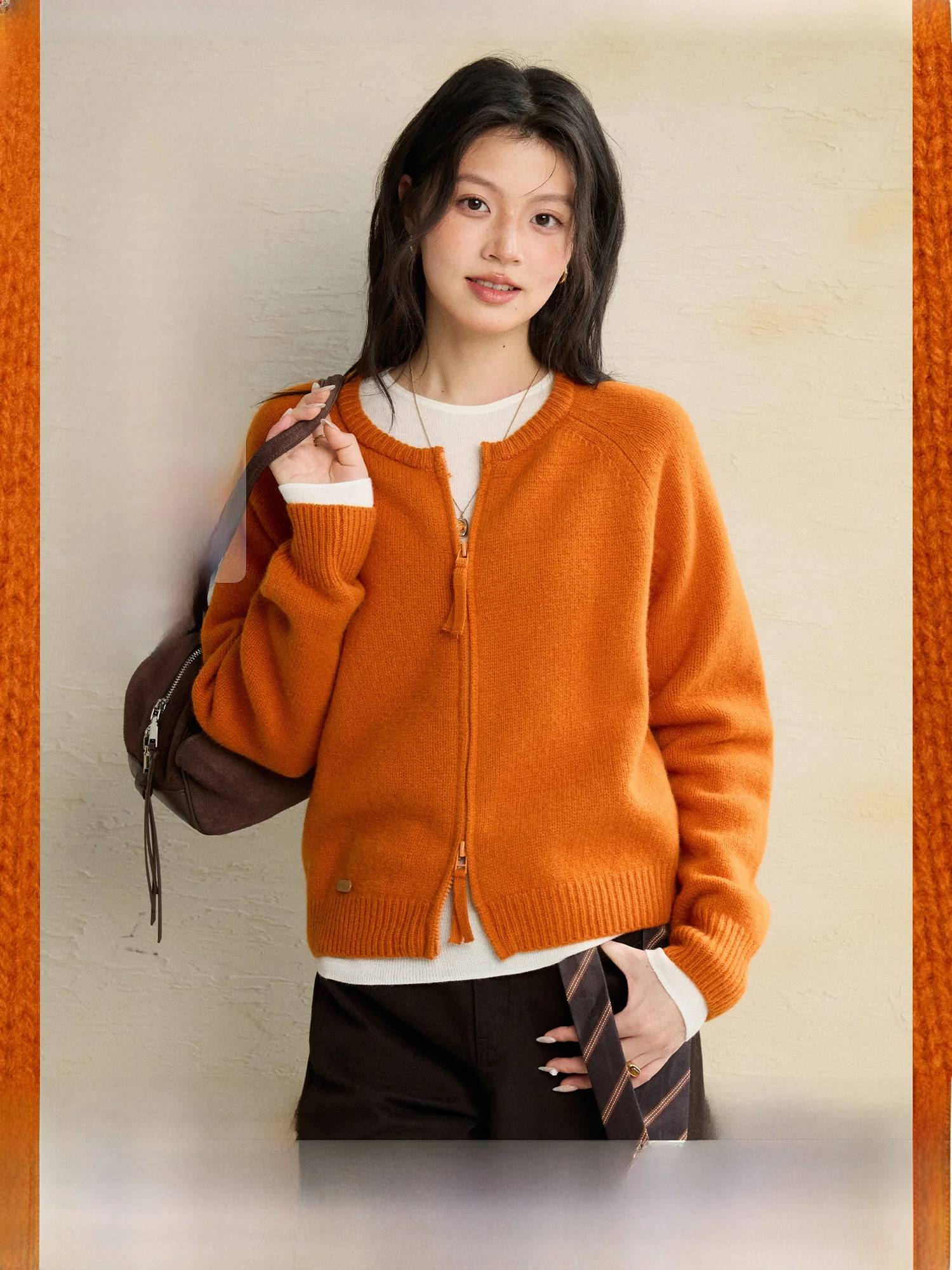 Классический женский вязаный шерстяной свитер на молнии, повседневный, свободного кроя, с длинными рукавами, круглым вырезом, утепленный, осенне-зимняя верхняя одежда
Классический женский вязаный шерстяной свитер на молнии, повседневный, свободного кроя, с длинными рукавами, круглым вырезом, утепленный, осенне-зимняя верхняя одежда