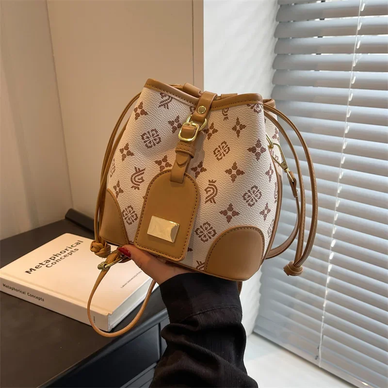 2025 New Structured Bucket Bag Women's Crossbody & Shoulder Bag - Designer-inspired Textured Purse with Adjustable Chain Strap
2025 New Structured Bucket Bag Women's Crossbody & Shoulder Bag - Designer-inspired Textured Purse with Adjustable Chain Strap