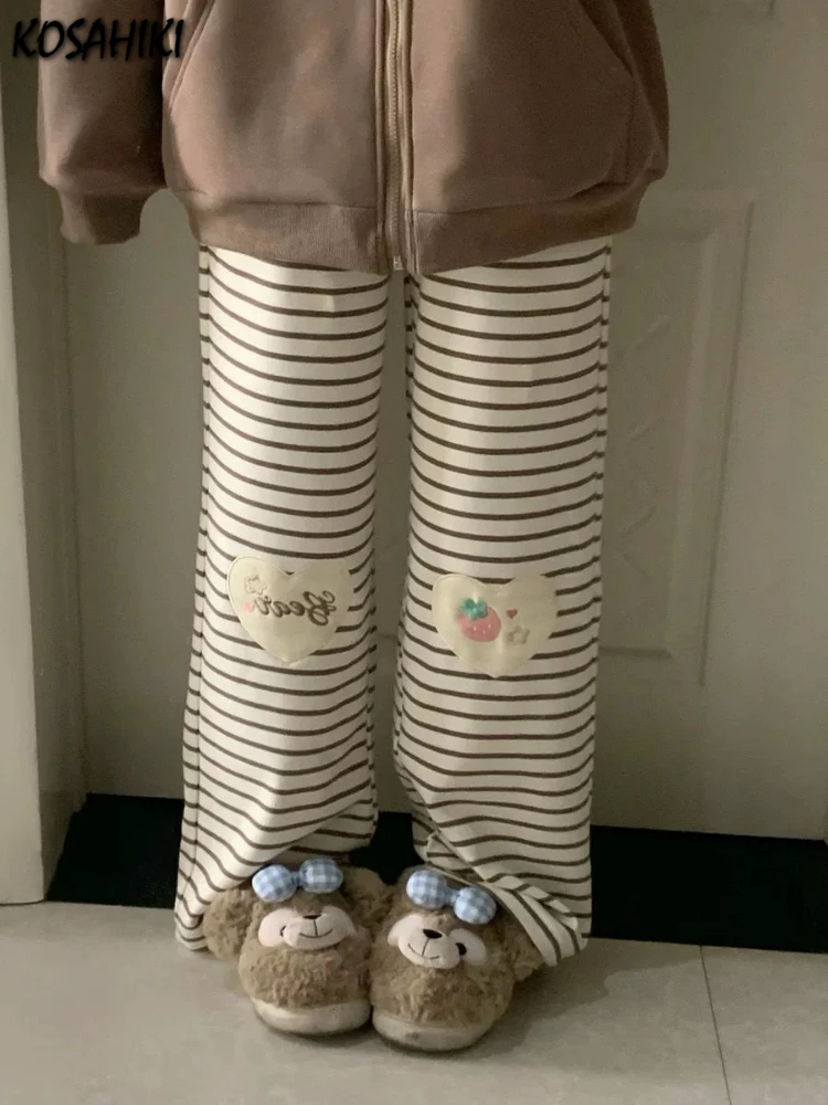 Harajuku Stripe Strawberry Embroidery Wide Leg Trousers 2025 Vintage Grunge Loose Casual Pant Y2k Aesthetic Women Straight Pants
Harajuku Stripe Strawberry Embroidery Wide Leg Trousers 2025 Vintage Grunge Loose Casual Pant Y2k Aesthetic Women Straight Pants