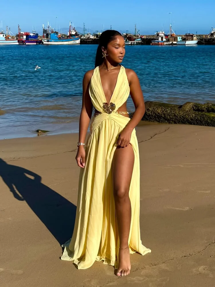 2026 New Elegant Party Gown Women Sexy Deep V-neck Camisole Dress Shell Decoration Low Neck Backless Pleated Edge Splicing Robe
2026 New Elegant Party Gown Women Sexy Deep V-neck Camisole Dress Shell Decoration Low Neck Backless Pleated Edge Splicing Robe