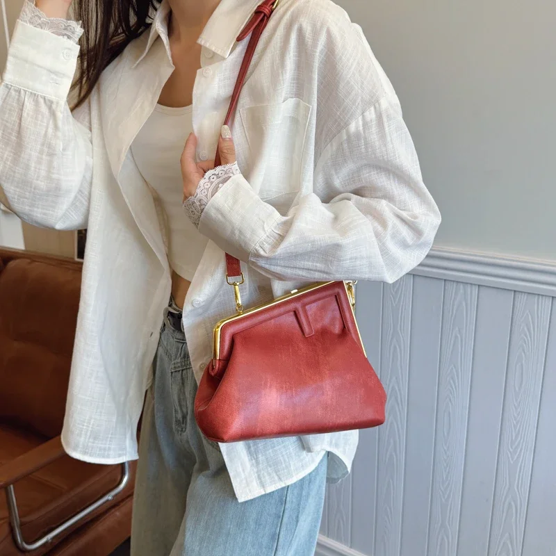 Ladies Shoulder Bag Leather Handbag Crossbody Messenger Tote Famous Designer Elegant Classic
Ladies Shoulder Bag Leather Handbag Crossbody Messenger Tote Famous Designer Elegant Classic