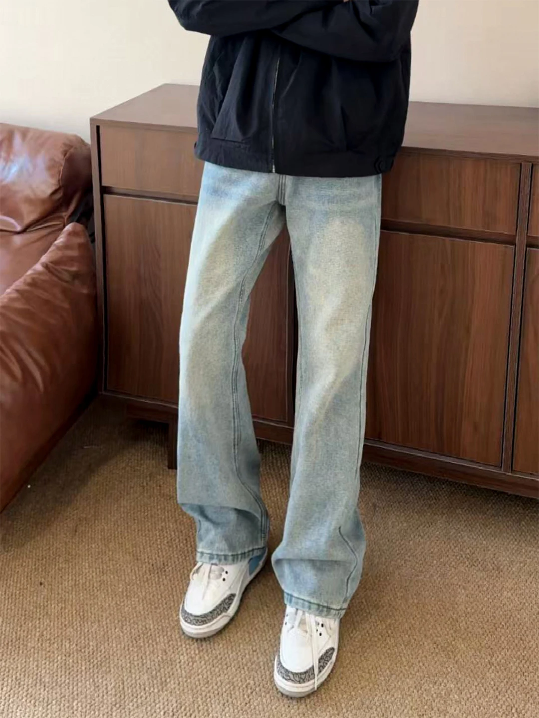 Light Blue Men's Flared Jeans Winter Straight Leg CleanFit Bootcut American High Street Vibe Style mid Waist Zipper Pocket
Light Blue Men's Flared Jeans Winter Straight Leg CleanFit Bootcut American High Street Vibe Style mid Waist Zipper Pocket