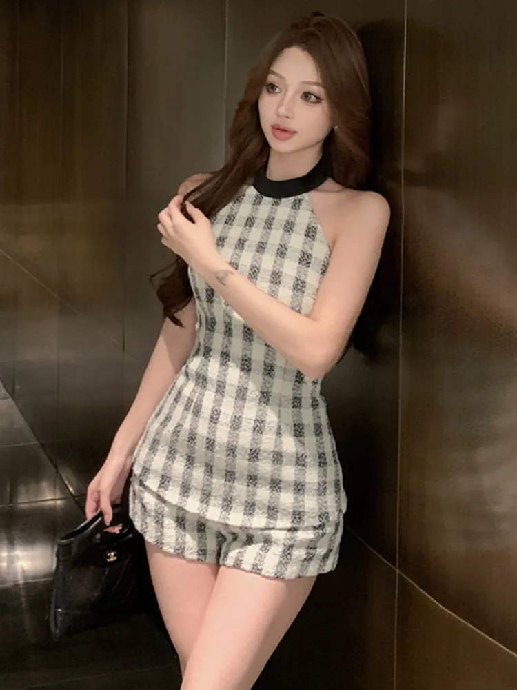 Small fragrant style color blocking plaid two-piece set women sexy hanging neck backless design vest straight leg shorts
Small fragrant style color blocking plaid two-piece set women sexy hanging neck backless design vest straight leg shorts