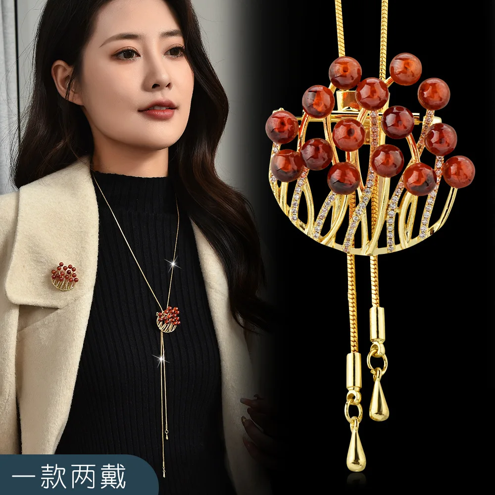 A flower basket is filled with a long red bean necklace and a high-end crystal sweater chain
A flower basket is filled with a long red bean necklace and a high-end crystal sweater chain