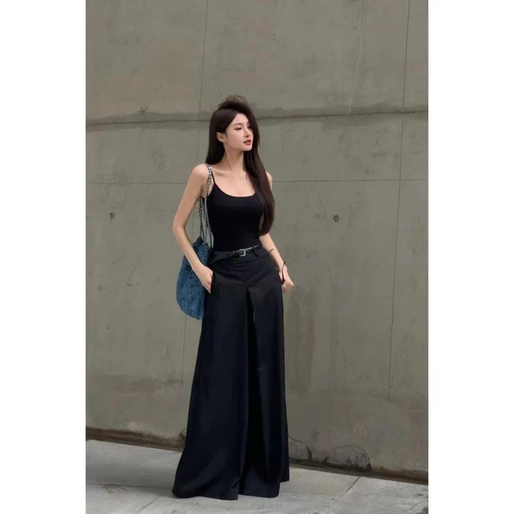 Refined Bodysuit for Women Features an Elegant Sleeveless Design with Padding Perfectly Suited for Vacation or Daily Wear
Refined Bodysuit for Women Features an Elegant Sleeveless Design with Padding Perfectly Suited for Vacation or Daily Wear