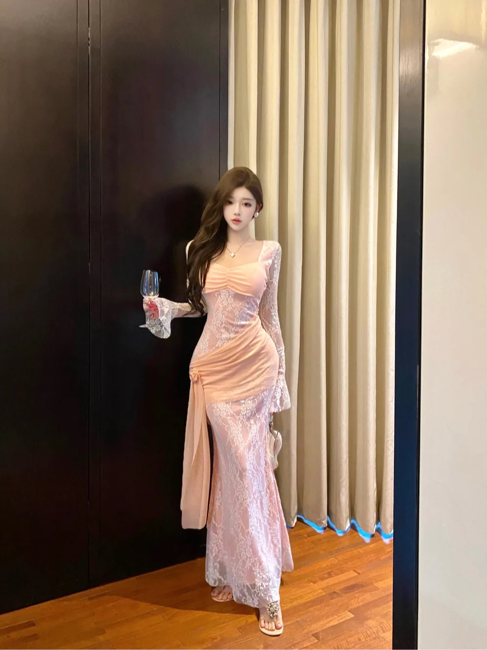 Осень-зима сексуальное кружевное облегающее длинное платье све Dr Ele Personali женское модное платье повседневное длинное платье
Осень-зима сексуальное кружевное облегающее длинное платье све Dr Ele Personali женское модное платье повседневное длинное платье