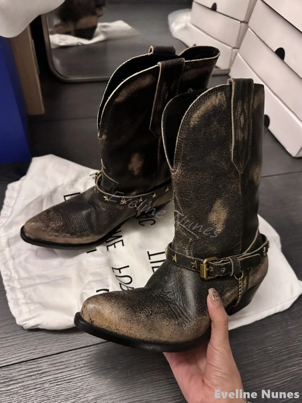 V-neck Decorative Old Cowboy Boots Women Pointed Toe Chunky Heel Slip On Vintage Western Boots Leather Casual Dirty Short Boots
V-neck Decorative Old Cowboy Boots Women Pointed Toe Chunky Heel Slip On Vintage Western Boots Leather Casual Dirty Short Boots