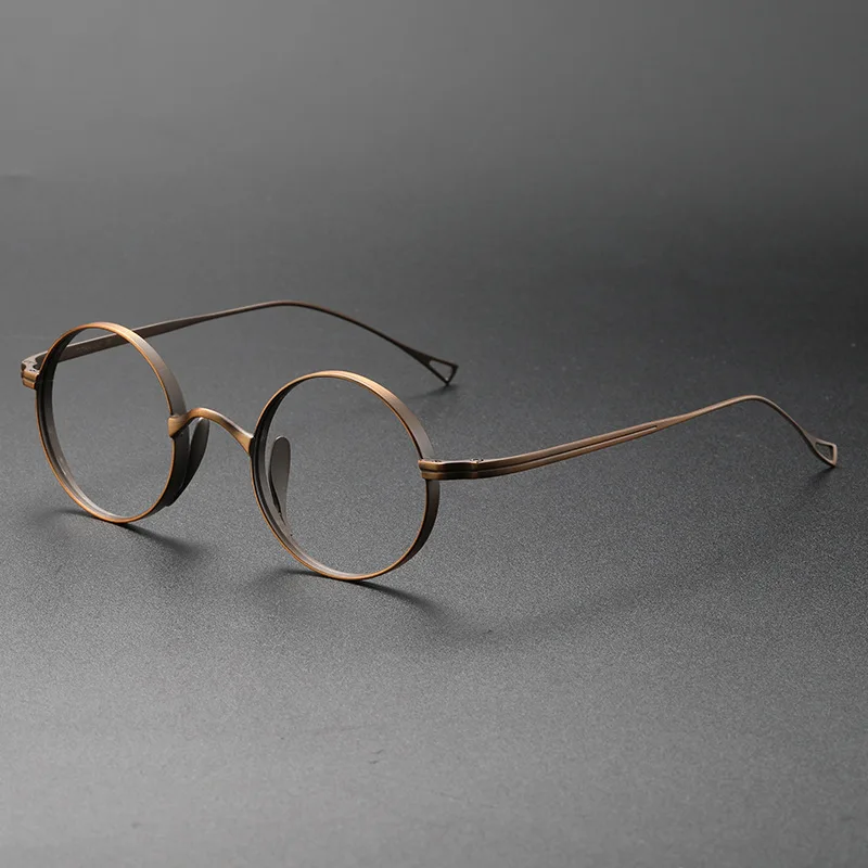 Retro round frame small frame presbyopia glasses for men and women, fashionable, ultra light, high-quality anti blue light readi
Retro round frame small frame presbyopia glasses for men and women, fashionable, ultra light, high-quality anti blue light readi