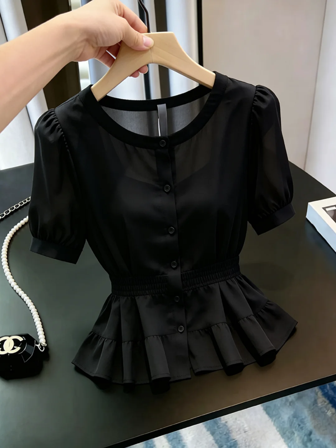 Unique Black Shirt for Women Elegant Lady Style Cute Sweet Loose Fit Short Sleeve round Neck Open Cardigan Korean Fashion 202...
Unique Black Shirt for Women Elegant Lady Style Cute Sweet Loose Fit Short Sleeve round Neck Open Cardigan Korean Fashion 202...
