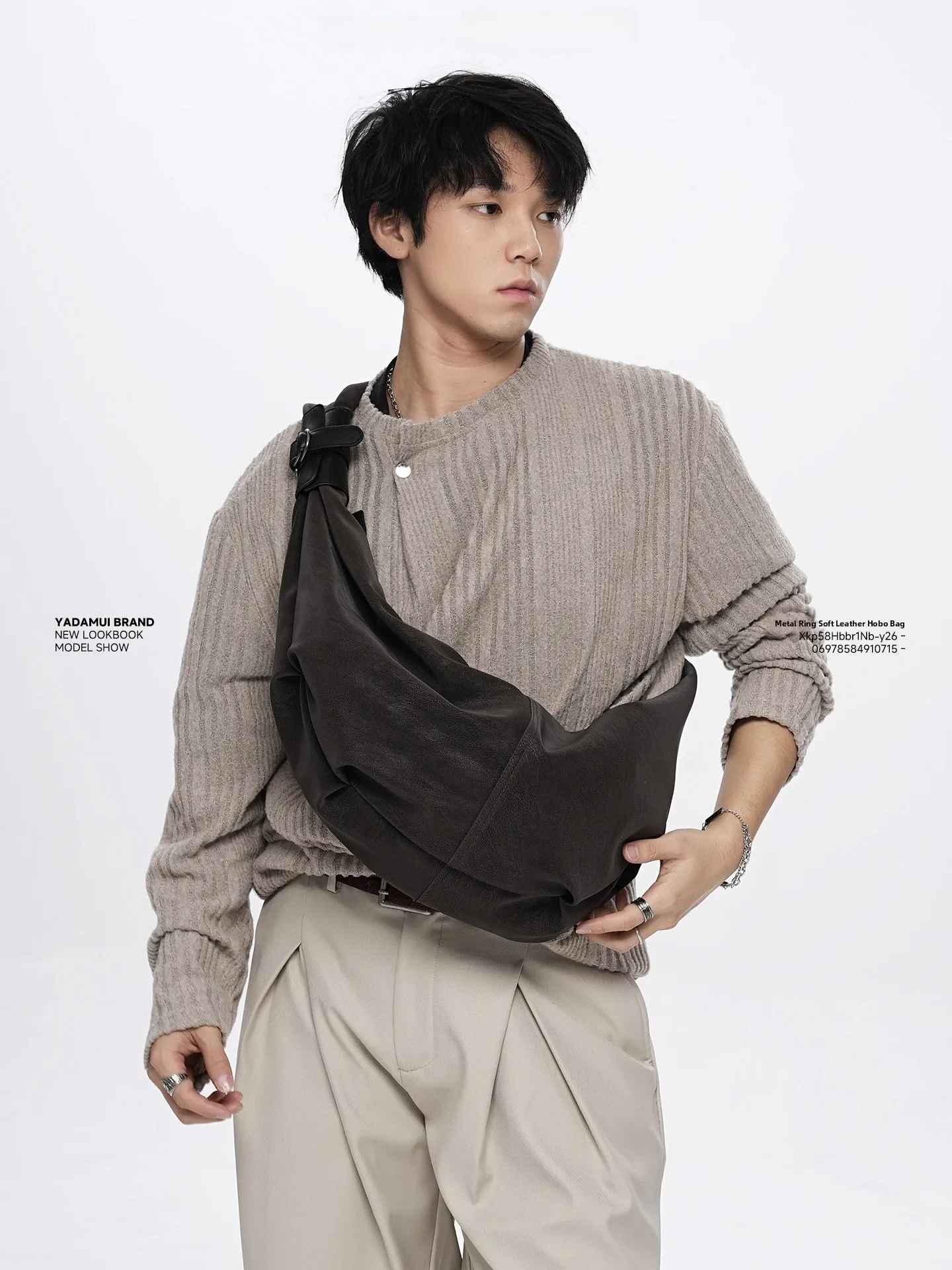 Retro Commuter Men's HOBO Dumpling Bag Crossbody Bag Faded Wanderlust Style Casual Unisex Large Soft PU Leather Backpack
Retro Commuter Men's HOBO Dumpling Bag Crossbody Bag Faded Wanderlust Style Casual Unisex Large Soft PU Leather Backpack