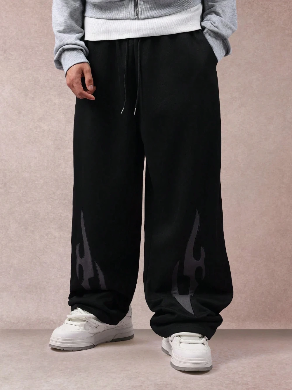 Wide-leg flame print street style loose gothic fashion black drawstring eye-catching bottoms for autumn and winter
Wide-leg flame print street style loose gothic fashion black drawstring eye-catching bottoms for autumn and winter