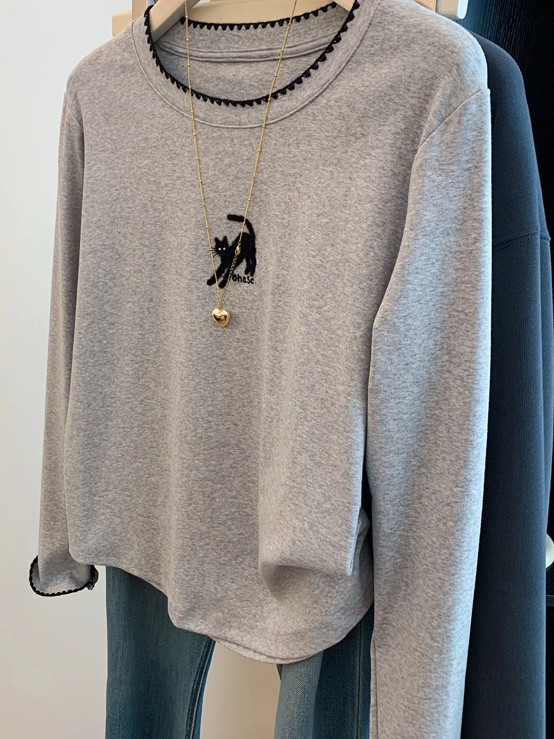 Women's Base Shirt Spring Autumn 2026 New Fashion Slim Fit Contrast Color Lace Trim Shoulder T-Shirt Long Sleeve round Neck Top
Women's Base Shirt Spring Autumn 2026 New Fashion Slim Fit Contrast Color Lace Trim Shoulder T-Shirt Long Sleeve round Neck Top