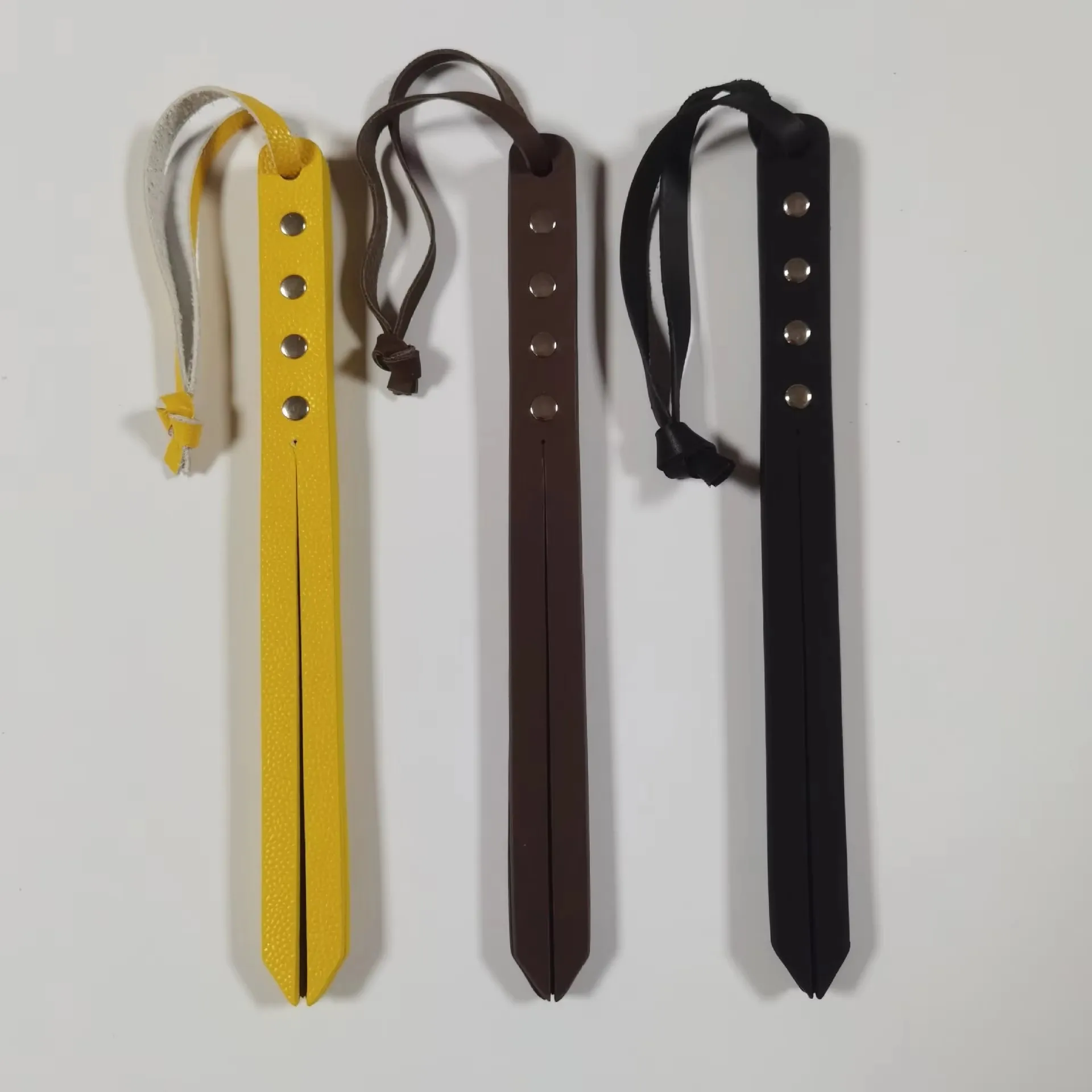 26.5cm Equestrian Training Horse Crop Flogger Handmade Genuine Leather Horse Whip ,Bull Sturdy Training Cow Hide Leather Whip
26.5cm Equestrian Training Horse Crop Flogger Handmade Genuine Leather Horse Whip ,Bull Sturdy Training Cow Hide Leather Whip