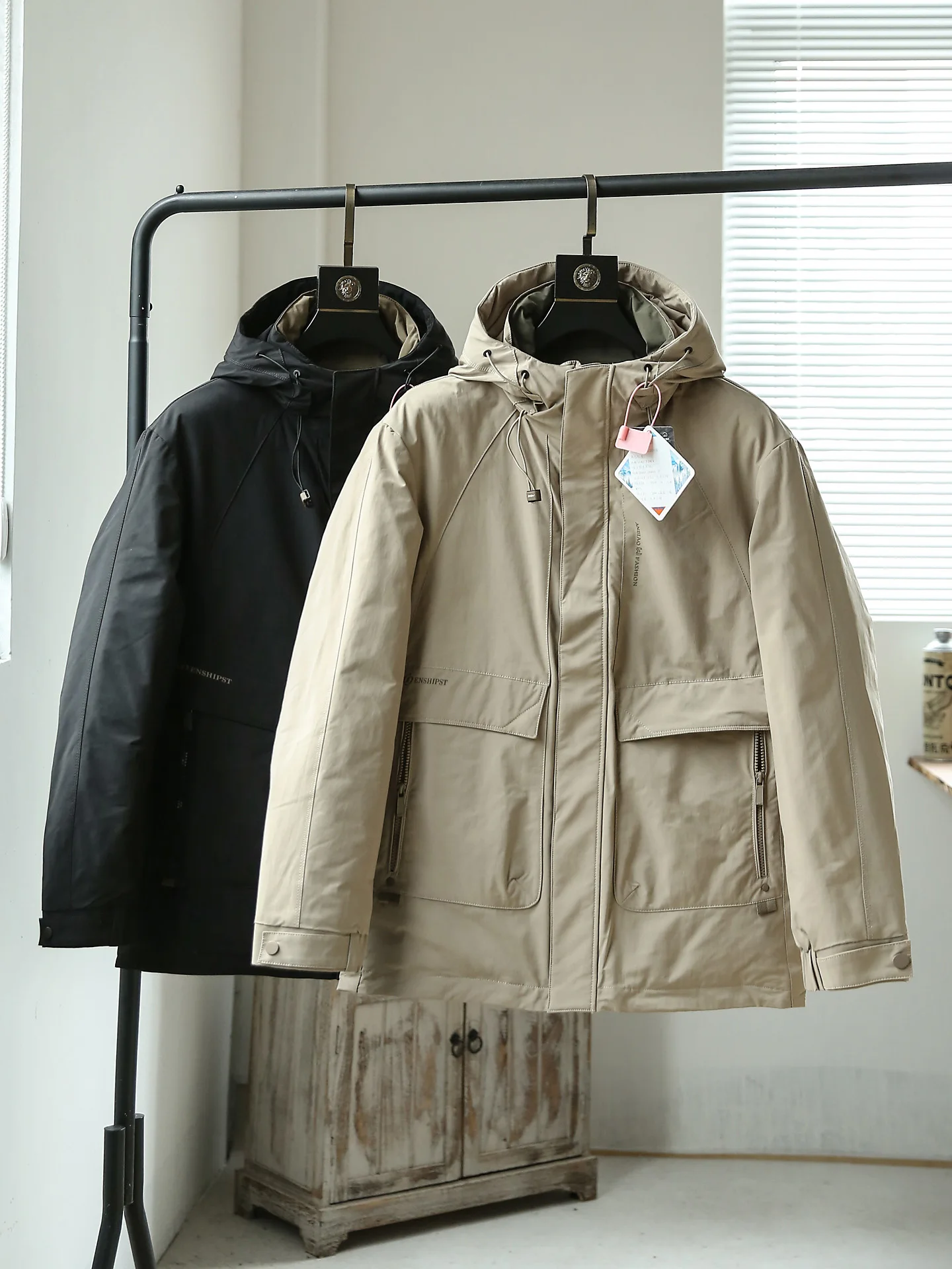 Men's Winter New Style Windproof Water-resistant 90 Duck down Puffy Warm Casual Workwear Style Hooded Jacket Coat
Men's Winter New Style Windproof Water-resistant 90 Duck down Puffy Warm Casual Workwear Style Hooded Jacket Coat