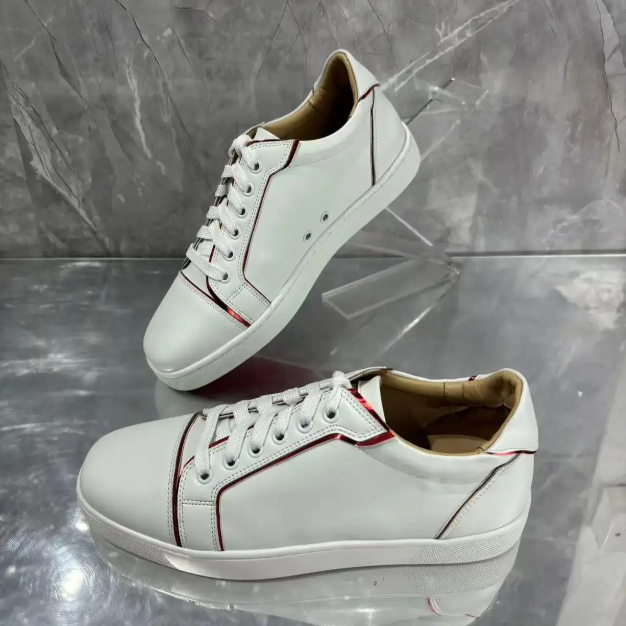 White Leather Red Lines Sneakers Unisex Men Women Lace Up Flat Sole Casual Skateboard Shoes Flats Footwear Concise Sports Shoes
White Leather Red Lines Sneakers Unisex Men Women Lace Up Flat Sole Casual Skateboard Shoes Flats Footwear Concise Sports Shoes