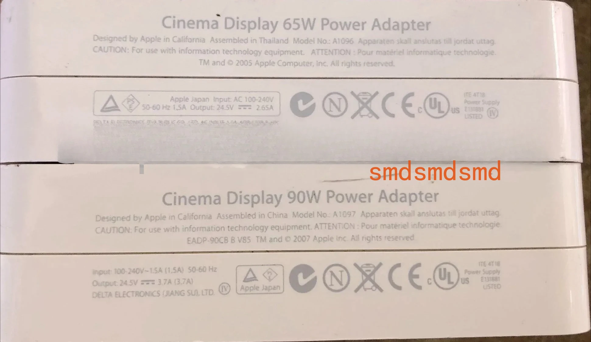 Подходит для адаптера питания переменного тока Apple с 23-дюймовым DVI HD Cinema Display
Подходит для адаптера питания переменного тока Apple с 23-дюймовым DVI HD Cinema Display