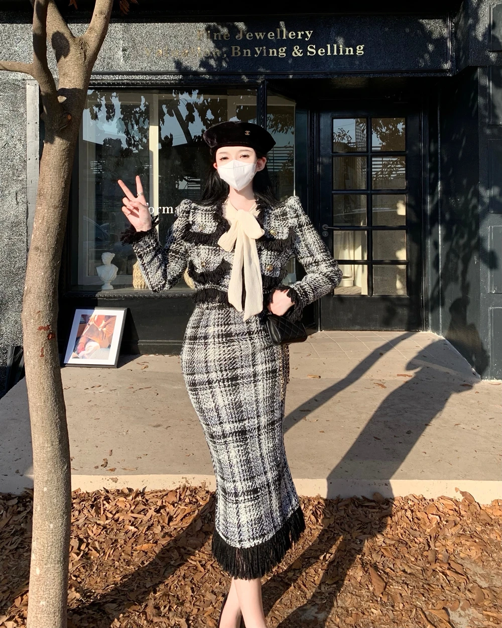 2024 Fall and Winter New Women Two Piece Skirt Sets Luxury Long Sleeve Short Slim Tweed Jacket + High Waist Long Skirt Outfits
2024 Fall and Winter New Women Two Piece Skirt Sets Luxury Long Sleeve Short Slim Tweed Jacket + High Waist Long Skirt Outfits
