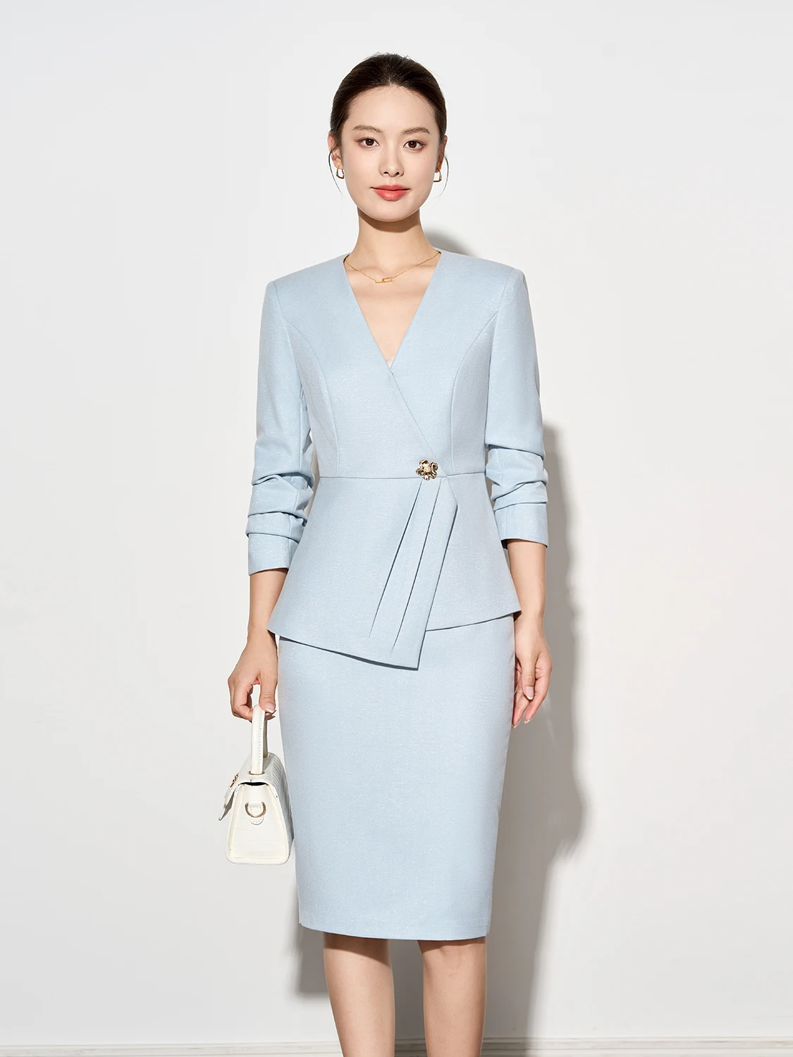 Professional OL Style Suit Set Gold Embossed Short Skirt Wrap Body Female Autumn Fashion Two-Piece Set Business Women's Outfit
Professional OL Style Suit Set Gold Embossed Short Skirt Wrap Body Female Autumn Fashion Two-Piece Set Business Women's Outfit