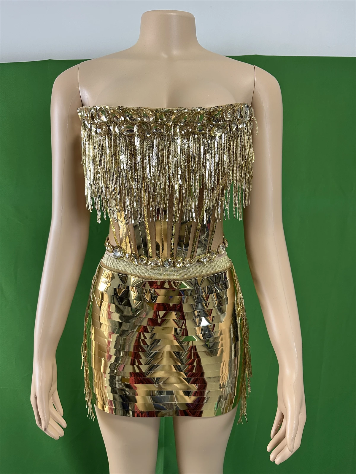 Women Sparkly Gold Sequins Party Las Vegas Show Performance 2 Pcs Tops Skirts Cheerleader Nightclub Costume 2025
Women Sparkly Gold Sequins Party Las Vegas Show Performance 2 Pcs Tops Skirts Cheerleader Nightclub Costume 2025