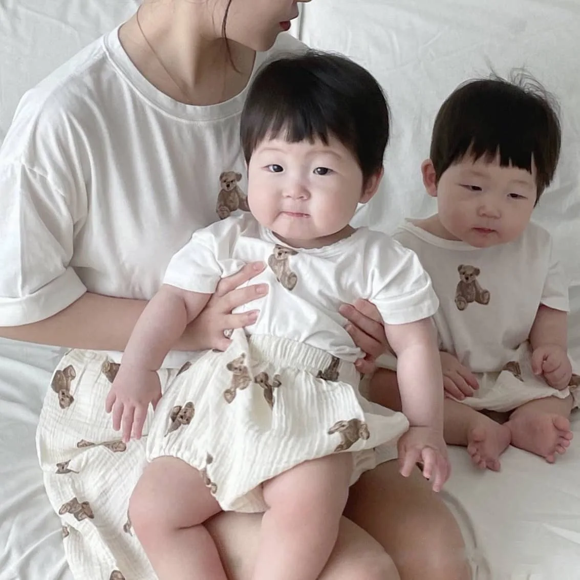 Family Matching Clothes Mother Daughter Family Clothes Mommy And Me Cartoon Bear T Shirt Baby Short Sleeve Clothes Set Shorts
Family Matching Clothes Mother Daughter Family Clothes Mommy And Me Cartoon Bear T Shirt Baby Short Sleeve Clothes Set Shorts