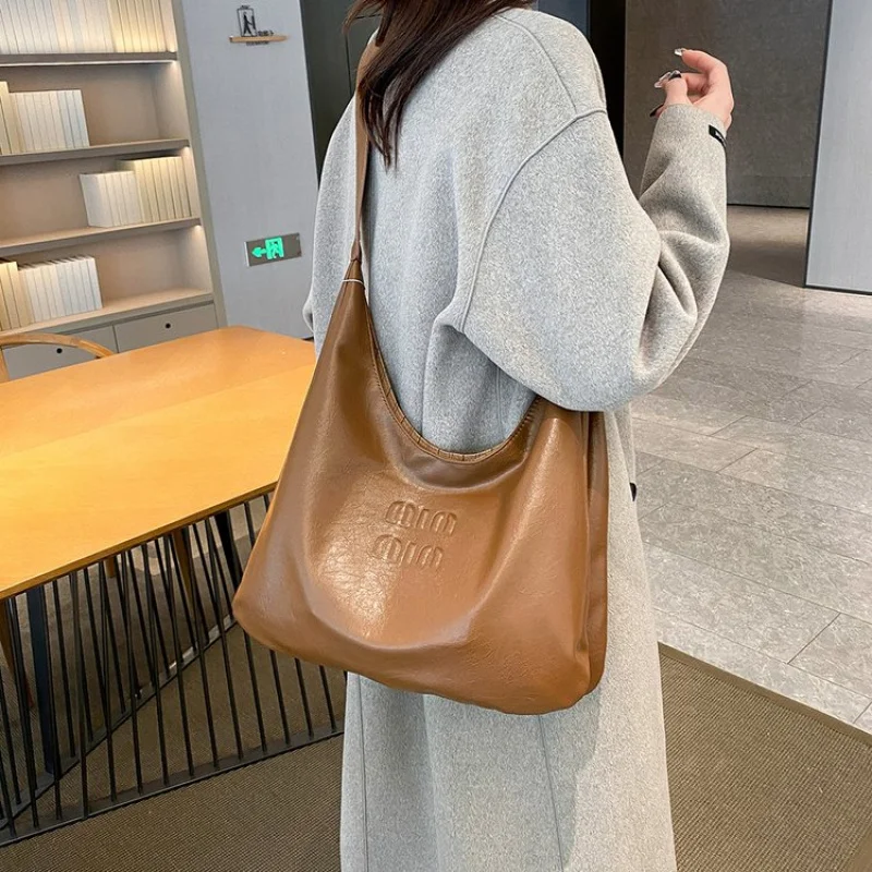 Шикарная трехсторонняя сумка для женщин, дизайнерские кожаные трансформируемые варианты
Шикарная трехсторонняя сумка для женщин, дизайнерские кожаные трансформируемые варианты