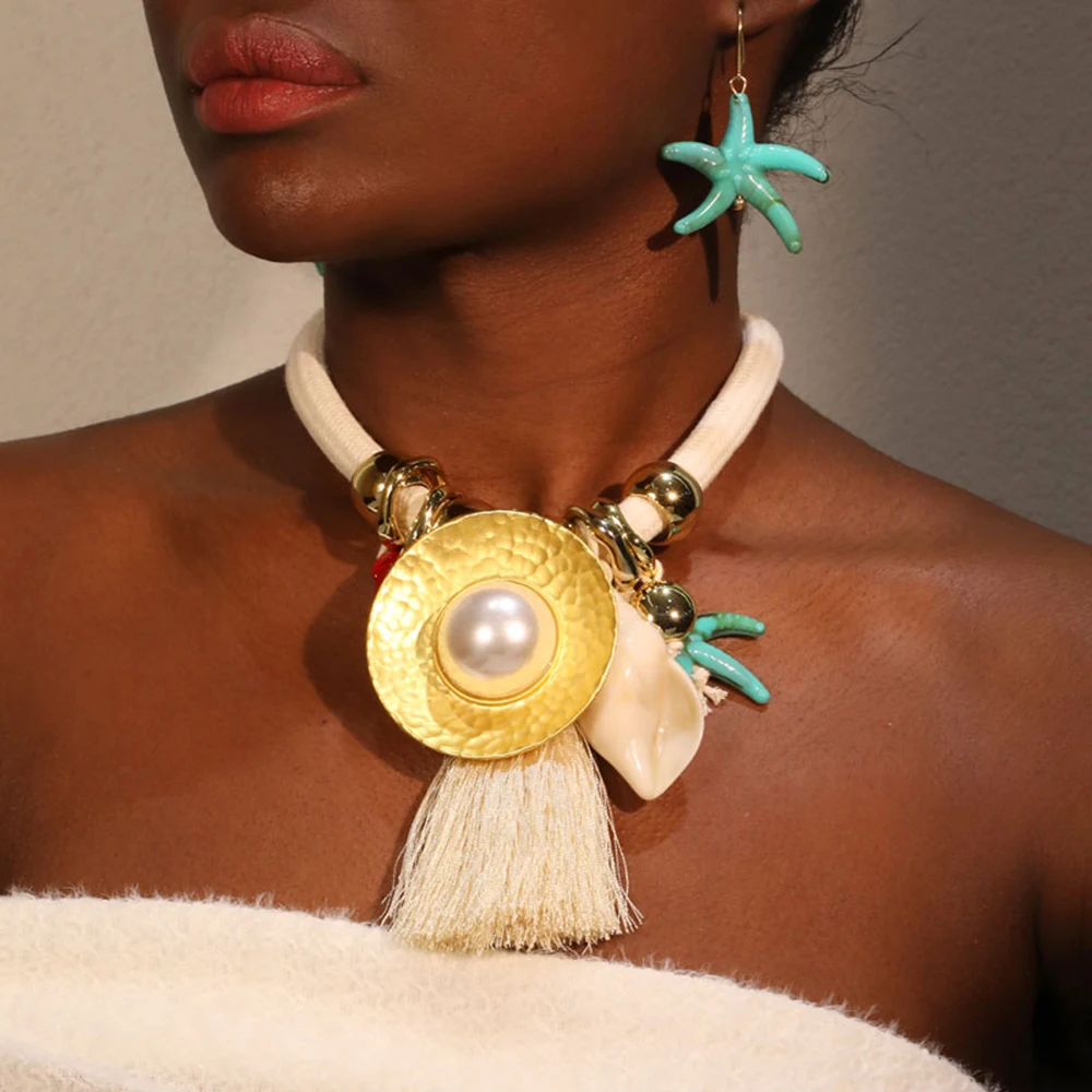 Fashion Statement Necklace&Earrings Set with Bling Pendant for Women Trendy Beach Party Jewelry
Fashion Statement Necklace&Earrings Set with Bling Pendant for Women Trendy Beach Party Jewelry