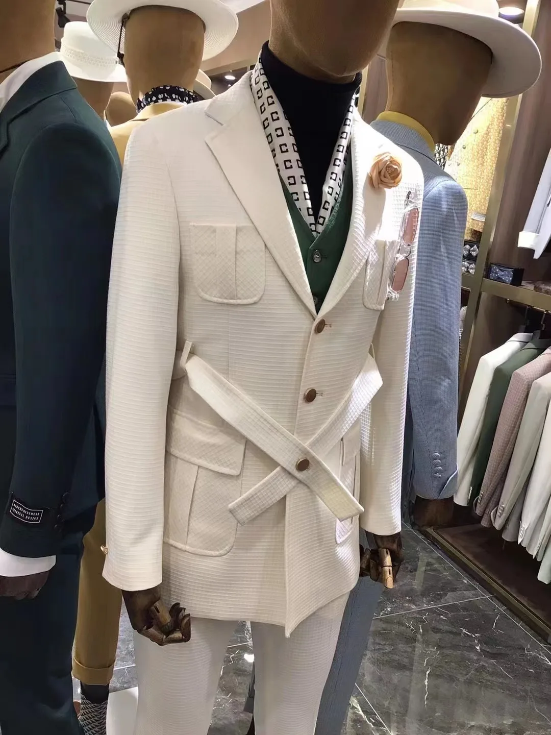 Latest design fashion white wedding suits men formal slim fit 2-piece custom large casual party business mens suit jacket+pants
Latest design fashion white wedding suits men formal slim fit 2-piece custom large casual party business mens suit jacket+pants