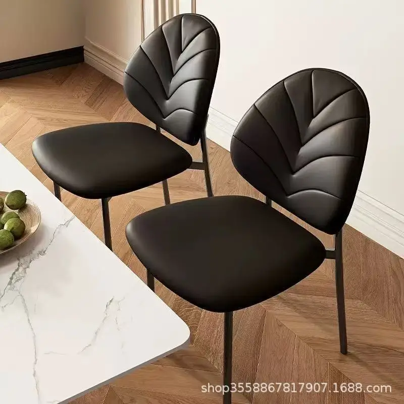 Premium leisure chair Fog beautiful Italian dining table stool Nordic style home Light luxury dining
Premium leisure chair Fog beautiful Italian dining table stool Nordic style home Light luxury dining