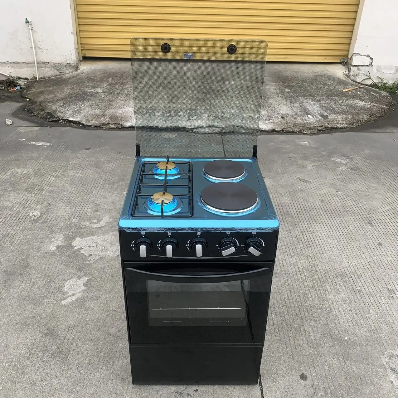 High-end 2 electric 2 gas one-piece oven, black
High-end 2 electric 2 gas one-piece oven, black
