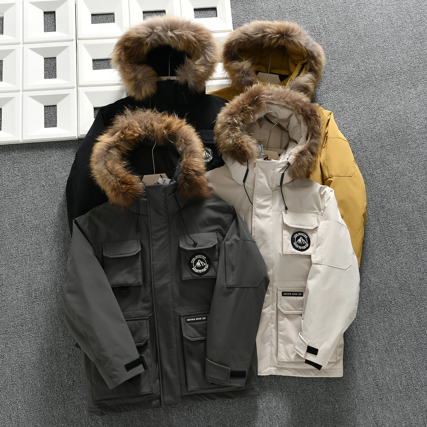 Men's Winter Thickened Warm Duck down Jacket Real Fur Collar Outdoor Casual Polyester Fiber Coat for City Leisure
Men's Winter Thickened Warm Duck down Jacket Real Fur Collar Outdoor Casual Polyester Fiber Coat for City Leisure